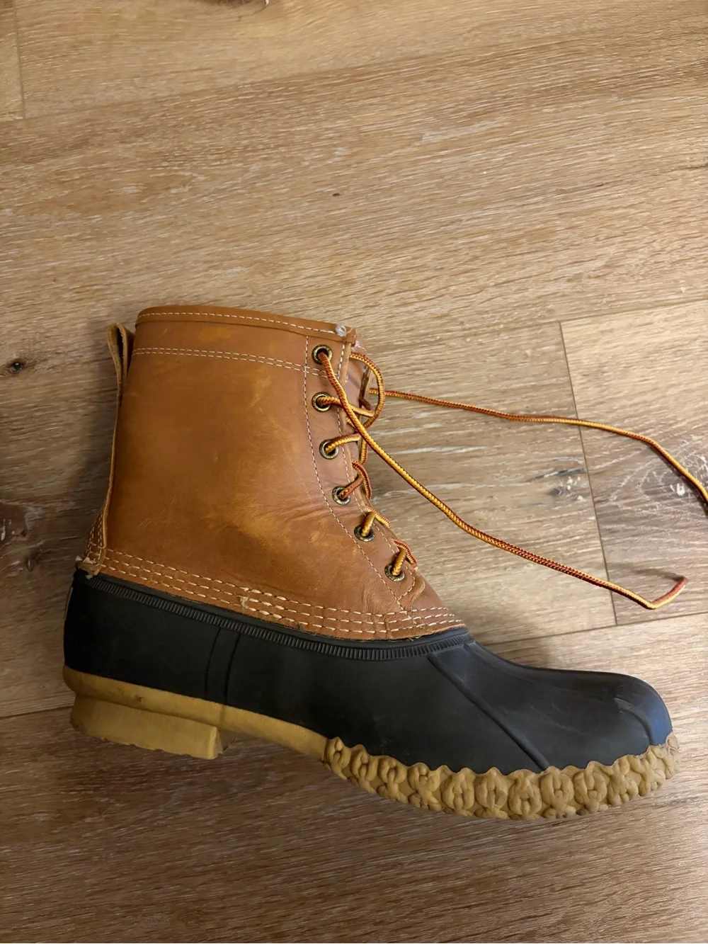 Rarely worn men’s LL Bean boots - excellent condition!